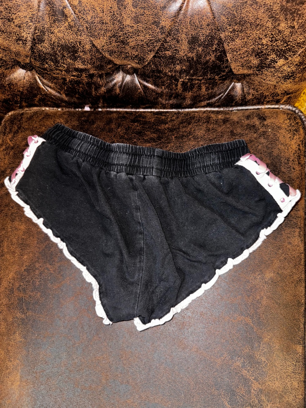 Dolls Kill Sugar Thrillz “Pouty Babe” shorts - Picture 2 of 2